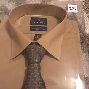 Stafford Regular fit easy-care dress shirt and tie